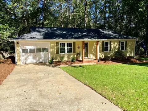 107 Lynwood Ct, Central, SC 29630