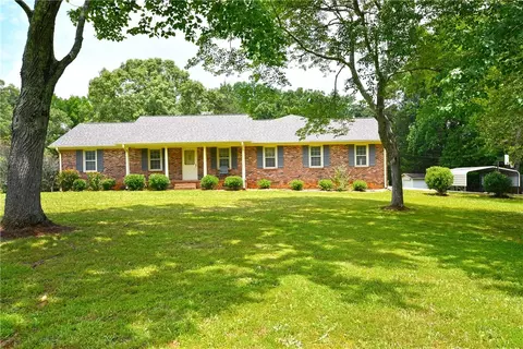 303 Flat Rock Rd, Liberty, SC 29657