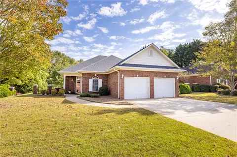 104 Camelot Dr, Seneca, SC 29672