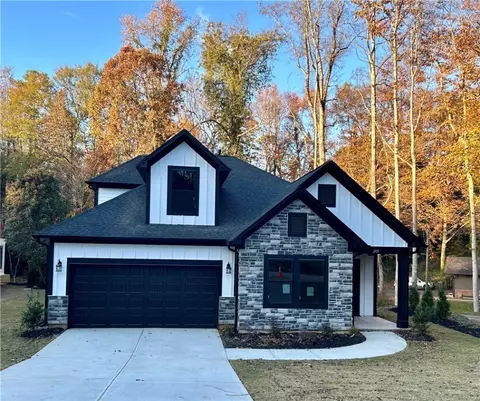 209 A Riggs Dr, Clemson, SC 29631