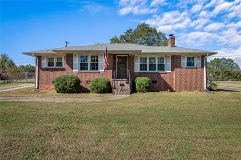 2903 Cambridge Rd, Anderson, SC 29625