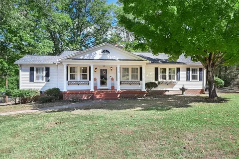 102 Guthrie Ave, Belton, SC 29627