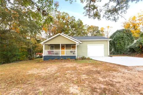 1010 W North Broad St, Walhalla, SC 29691
