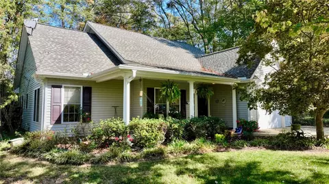 140 Grand Oak Cir, Pendleton, SC 29670