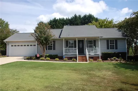 111 Mikenah Ct, Easley, SC 29640