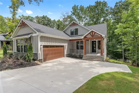 3104 Chatham Dr, Seneca, SC 29678