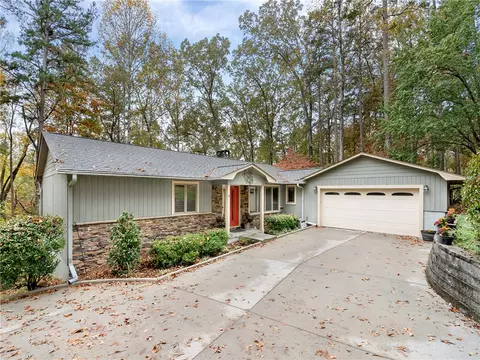 34 Blowing Fresh Dr, Salem, SC 29676
