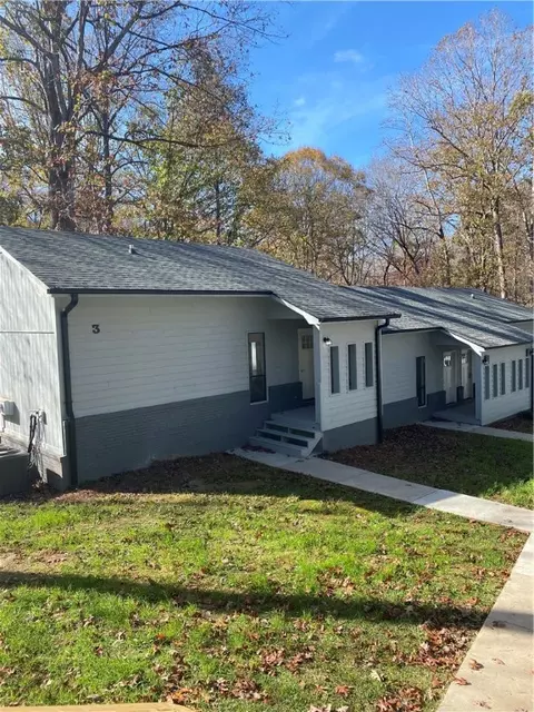 6 Villa Dr #A, Westminster, SC 29693