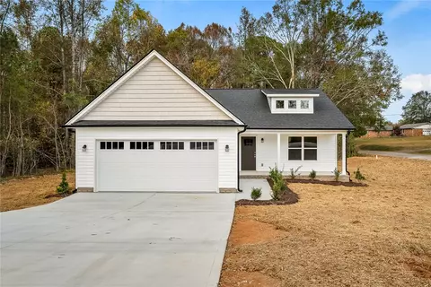 401 Pine Forest Dr, Belton, SC 29627