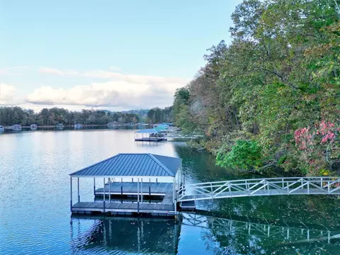 549 Riverstone Dr, Salem, SC 29676