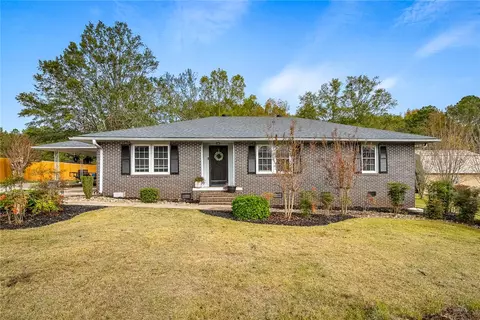 4 Lee St, Honea Path, SC 29654