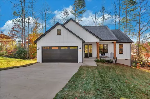 402 Kensington Cir, Seneca, SC 29672