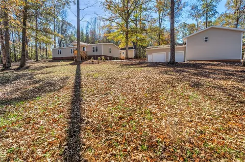 226 Red Oak Dr, Wellford, SC 29385