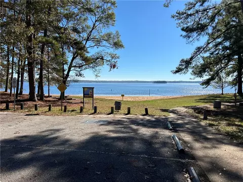1206 Lakeshore Dr, Townville, SC 29689