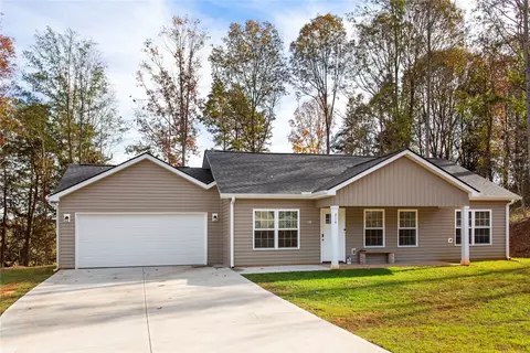 214 Deer Creek Trl, Walhalla, SC 29691