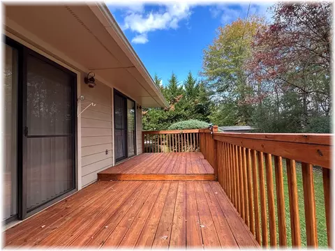 236 Tabor St, Central, SC 29630 photo 5