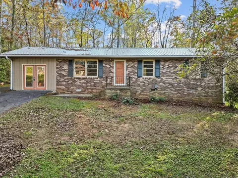 215 Shannon Forest Dr, Westminster, SC 29693