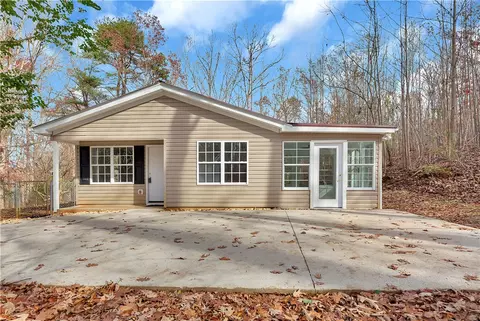 127 S Port Bass Dr, Fair Play, SC 29643