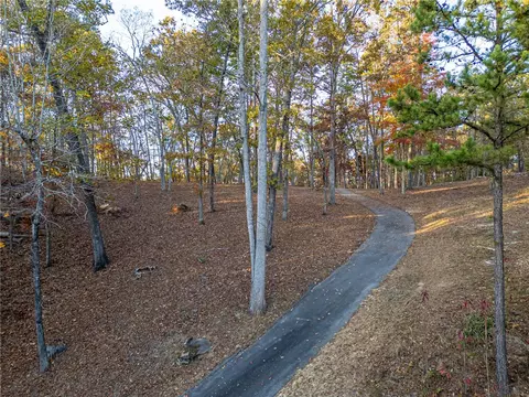 147 Falls Rd, Sunset, SC 29685
