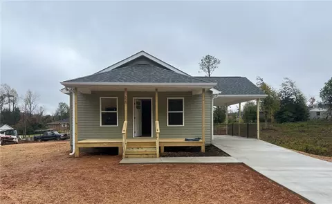 528 E South 5th St, Seneca, SC 29678