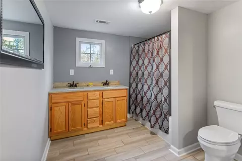 Bath - 133 Cane Creek Rd, Walhalla, SC 29691 photo 3 of 3