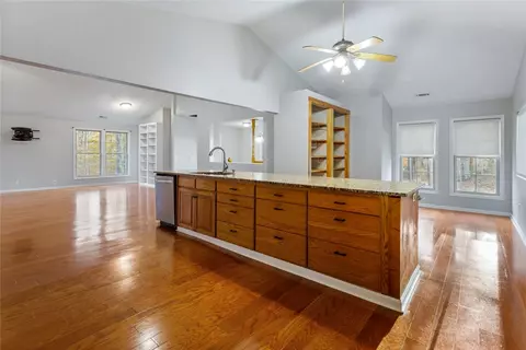 Living - 133 Cane Creek Rd, Walhalla, SC 29691 photo 6 of 10