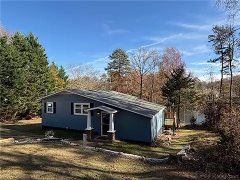 278 Big Rock Lake Rd, Pickens, SC 29671
