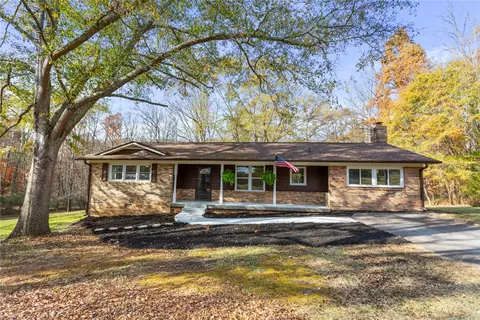 804 Longforest Dr, Seneca, SC 29672