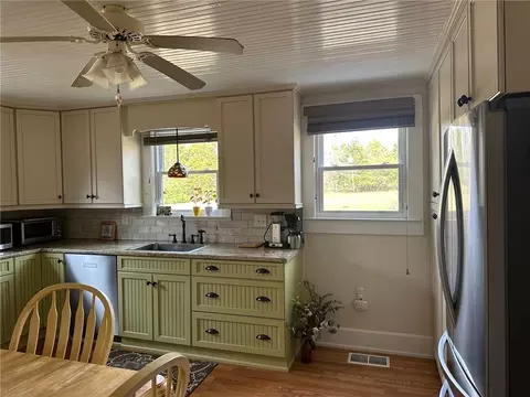 Kitchen - 301 Penson Rd, Honea Path, SC 29654 photo 7 of 7