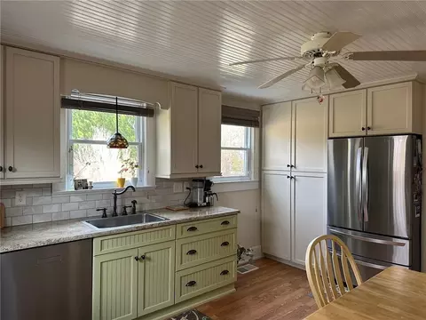 Kitchen - 301 Penson Rd, Honea Path, SC 29654 photo 2 of 7