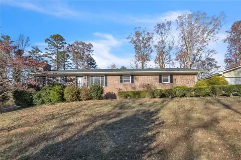 5012 Forest Dr, Seneca, SC 29672