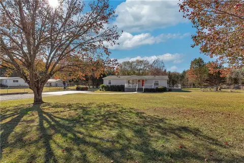 211 Hamlin Rd, Liberty, SC 29657
