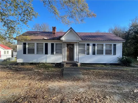 207 Sears St, Anderson, SC 29621