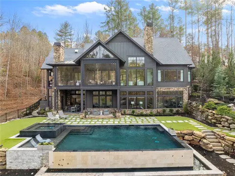 354 Peninsula Rdg, Sunset, SC 29685