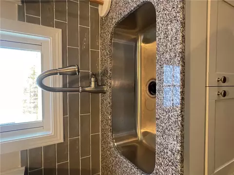 Kitchen - 137 Brown Cir, Easley, SC 29642 photo 5 of 6