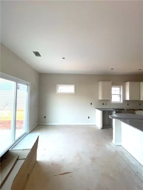 Living - 143 Brown Cir, Easley, SC 29642 photo 2 of 2