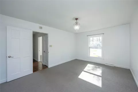 Bedroom - 206 Westminster Dr, Pendleton, SC 29670 photo 2 of 6