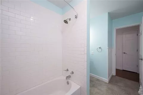 Bath - 206 Westminster Dr, Pendleton, SC 29670 photo 4 of 4