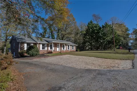 Exterior - 206 Westminster Dr, Pendleton, SC 29670 photo 2 of 8