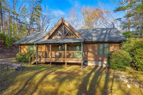 424 Whispering Falls Dr, Pickens, SC 29671