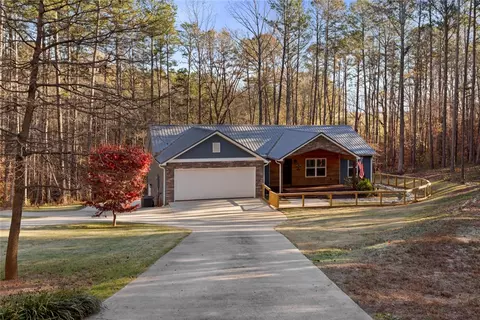 159 Honeywood Dr, West Union, SC 29696