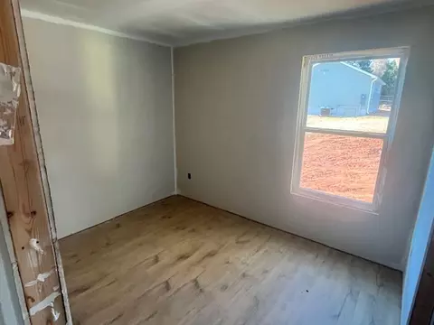 532 E South Fifth St, Seneca, SC 29678 photo 10