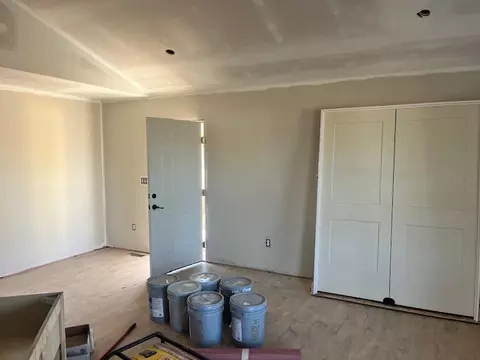532 E South Fifth St, Seneca, SC 29678 photo 5