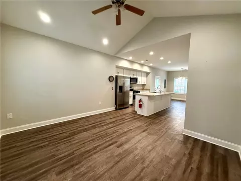 354 E Woodland Dr, Walhalla, SC 29691 photo 3