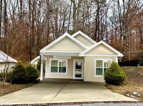 354 E Woodland Dr, Walhalla, SC 29691 photo 2