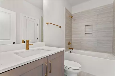 Bath - 354 Clemson St, Clemson, SC 29631 photo 5 of 5