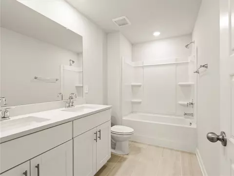 Bath - 1080 Appalachian Dr, Moore, SC 29369 photo 5 of 5