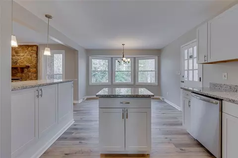 Kitchen - 201 Arrowhead Trl, Easley, SC 29642 photo 2 of 9
