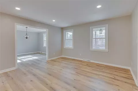 Living - 201 Arrowhead Trl, Easley, SC 29642 photo 1 of 9