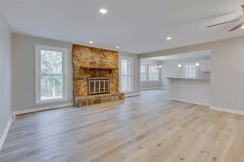 Living - 201 Arrowhead Trl, Easley, SC 29642 photo 4 of 9